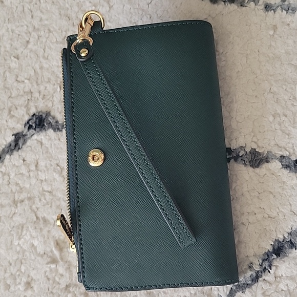 Michael Kors Adele Wallet - Picture 9 of 9